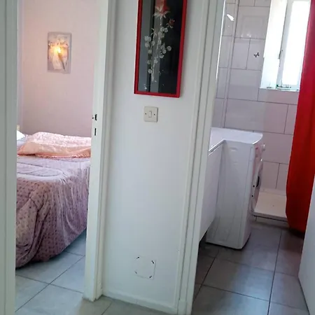 T2 Climatisé Centre à 2 Pas De La - Fr-1-696-133